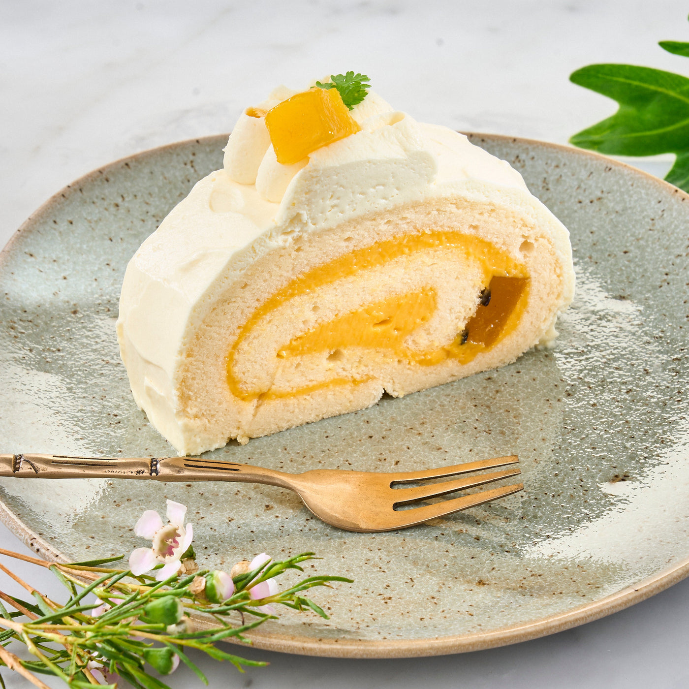 Passion Mango Log Cake (Slice)